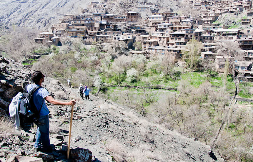 تپه‌ای در روستای کنگ مشهد